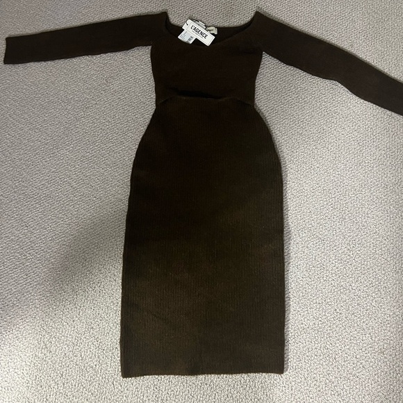 L'AGENCE
Nala Off-The-Shoulder Brushed Knit Dress​​​​​​​​​​​​​​​​​​​​​​​ - Picture 7 of 7